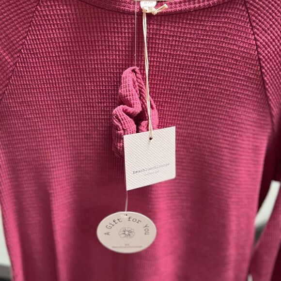 NWT Beach/Lunch/Lounge Pink Long Sleeve Medium Top #173 - Picture 2 of 6